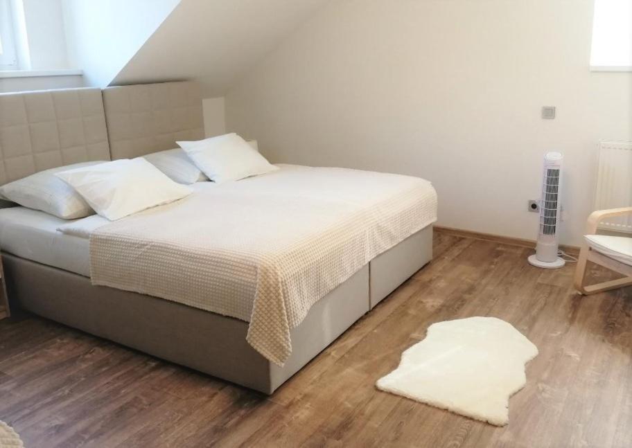 Apartmanovy Dum Sklipek Trutnov Exterior photo