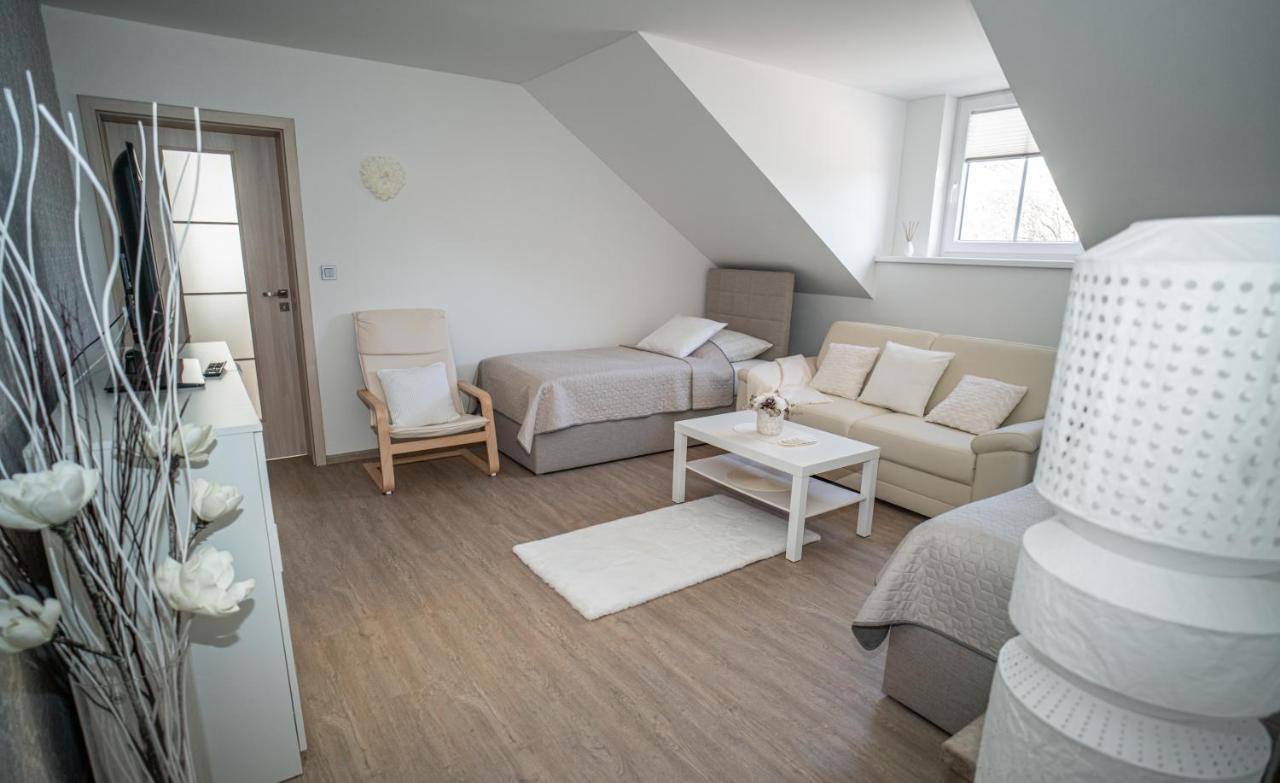 Apartmanovy Dum Sklipek Trutnov Exterior photo